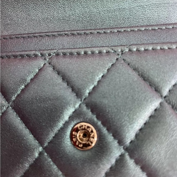 ❌SOLD❌ Iridescent Lambskin Quilted Small Compact Wallet Turquoise/Lavender Tones - Picture 8 of 10